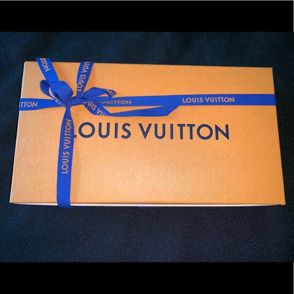 ❌SOLD❌ Louis Vuitton Taurillon Capucines Wallet - Picture 4 of 4